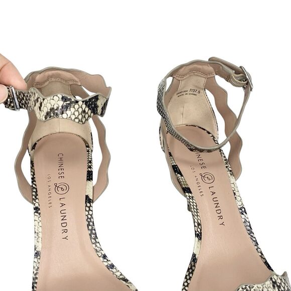 Chinese Laundry Womens Size 7 Ankle Strap 3" Heels Snakeskin Cream Black - Picture 7 of 10